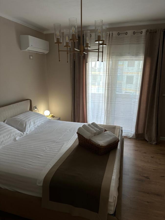 Eja Apartment 3 Tirana Exteriör bild